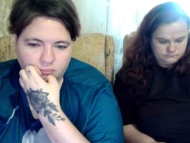 HollyXEva webcam