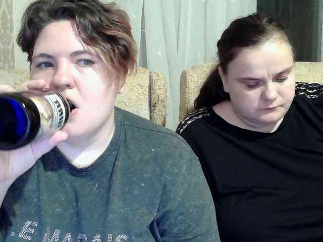 HollyXEva webcam