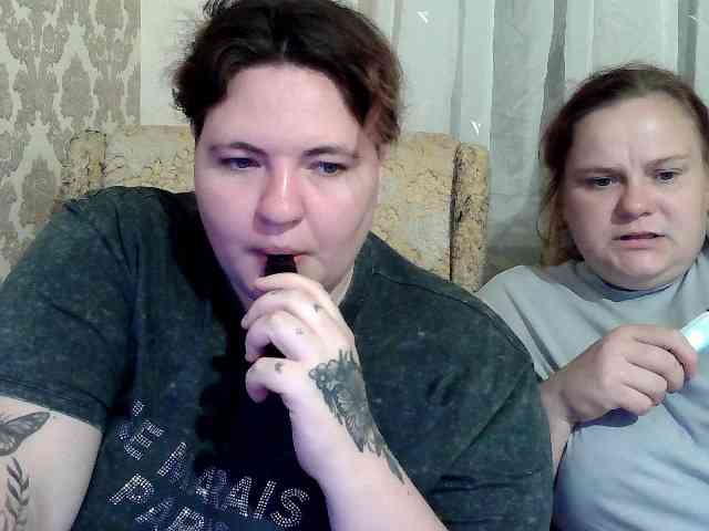 HollyXEva webcam