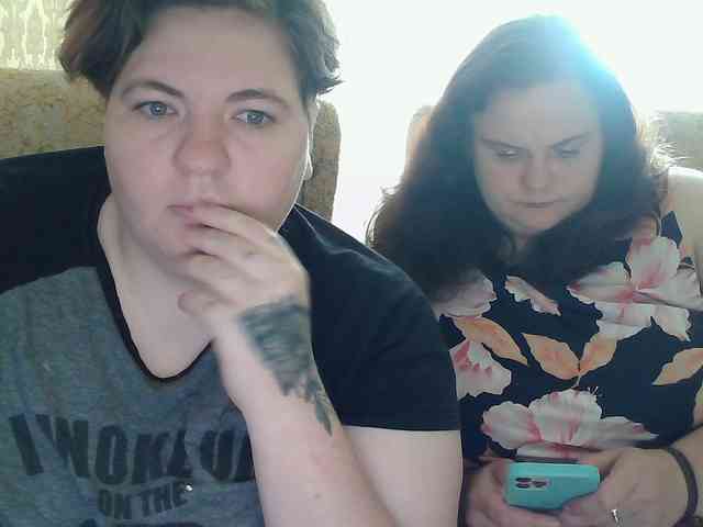 HollyXEva webcam