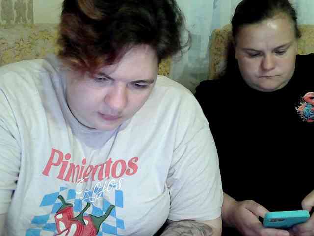 HollyXEva webcam