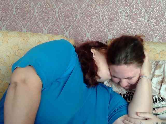 HollyXEva webcam