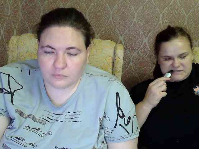 HollyXEva webcam