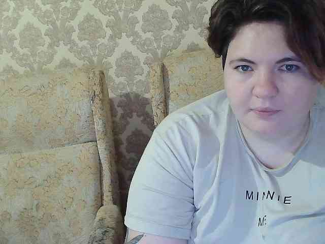 Модель: HollyXEva