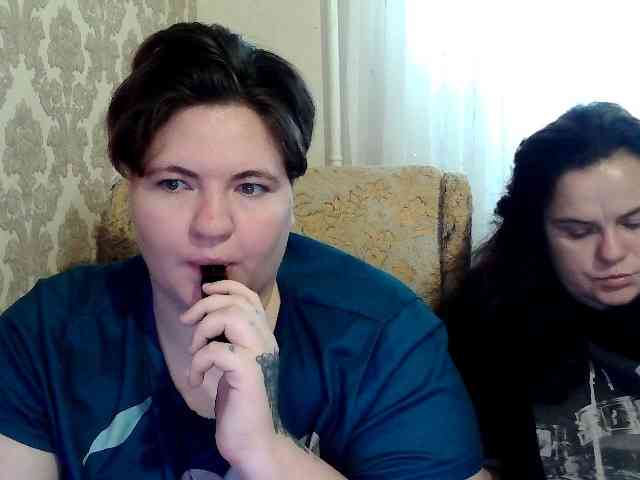 HollyXEva webcam