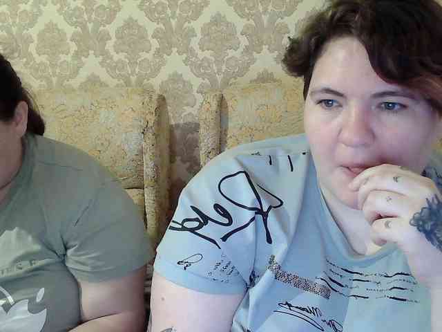HollyXEva webcam