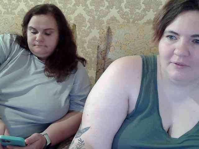 HollyXEva webcam