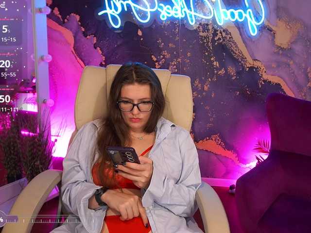 CinderelaVel live cam on BongaCams