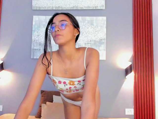 Stephanni live cam on BongaCams