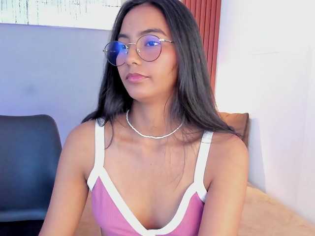 Stephanni live cam on BongaCams
