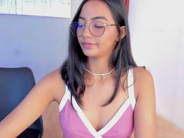 Stephanni live cam on BongaCams