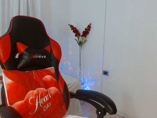 yessika-bustamante live cam on BongaCams