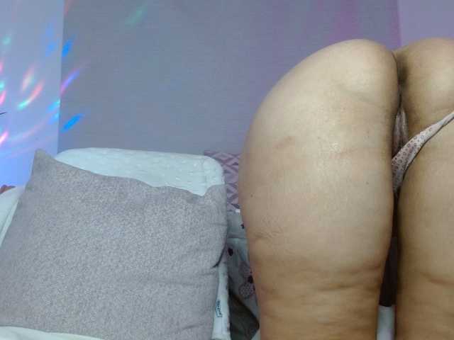 yessika-bustamante live cam on BongaCams