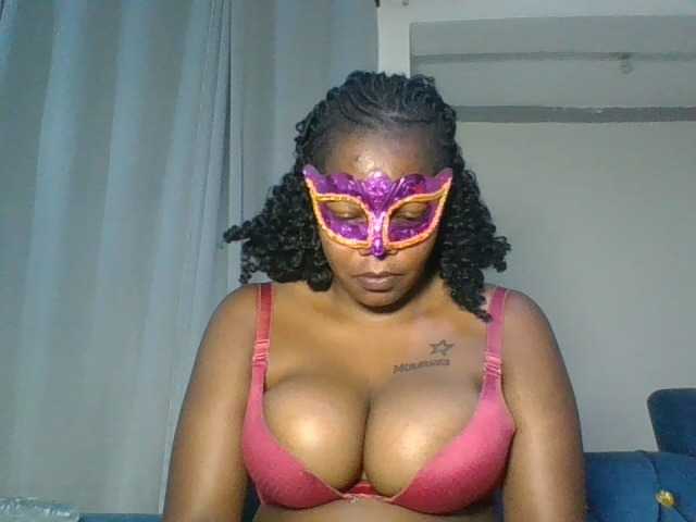 Coconaya live cam on BongaCams