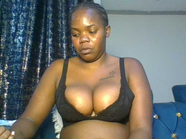 Coconaya live cam on BongaCams