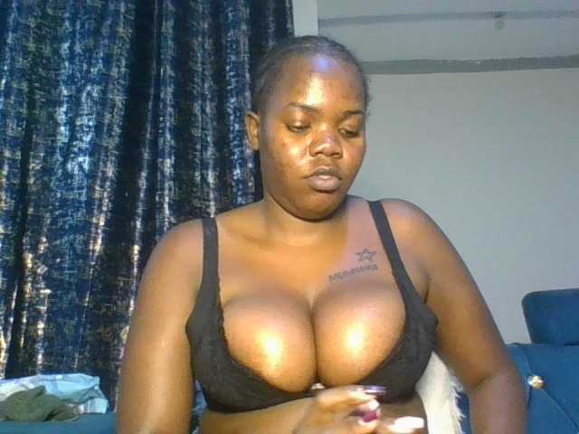Coconaya live cam on BongaCams