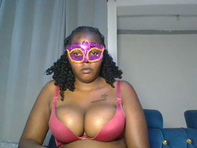 Coconaya live cam on BongaCams