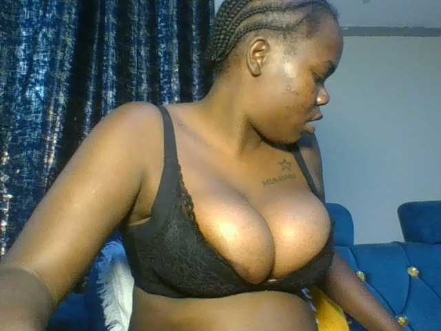 Coconaya live cam on BongaCams