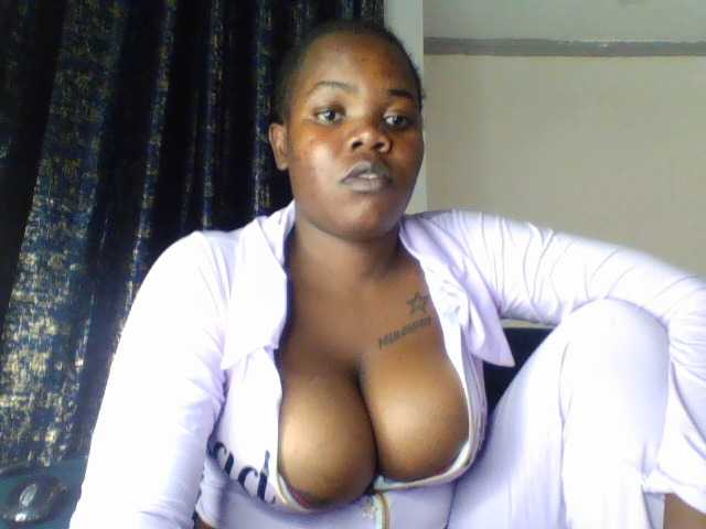 Coconaya live cam on BongaCams