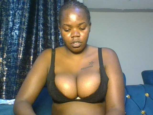 Coconaya live cam on BongaCams