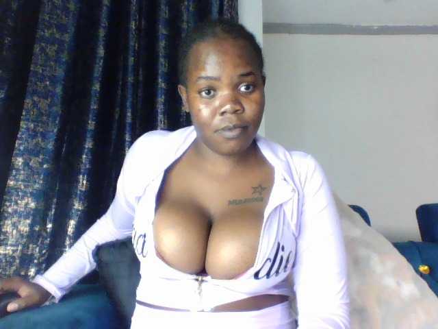 Coconaya live cam on BongaCams