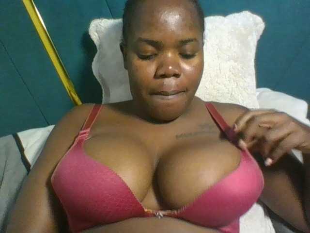 Coconaya live cam on BongaCams