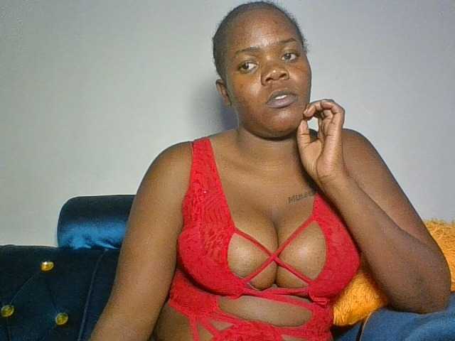 Coconaya live cam on BongaCams