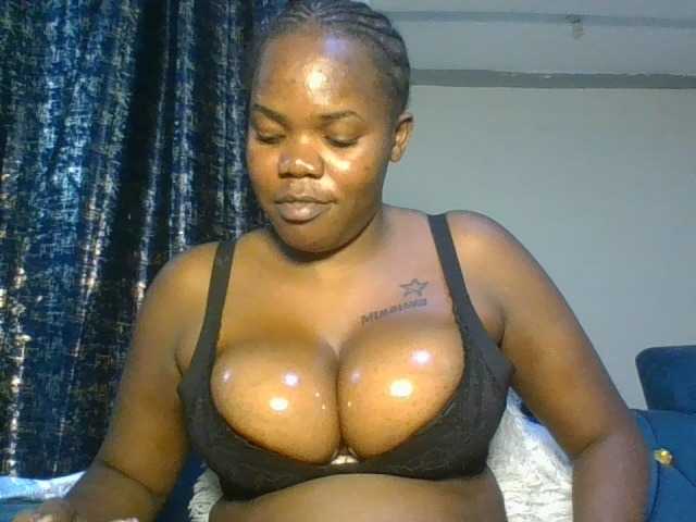 Coconaya live cam on BongaCams
