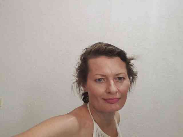 Susi177 live female cam on bongacams