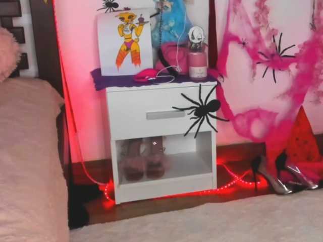 AlexisSky live cam on BongaCams