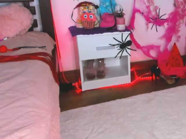 AlexisSky, en directo ahora en BongaCams