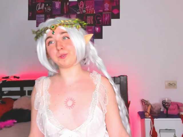 AlexisSky live cam preview