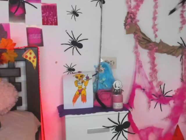 AlexisSky, en directo ahora en BongaCams