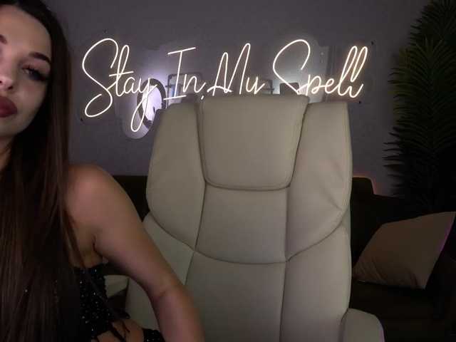 MilleJoy live cam preview