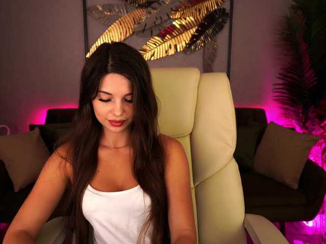 MilleJoy live webcam show