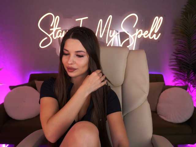 MilleJoy live cam on BongaCams