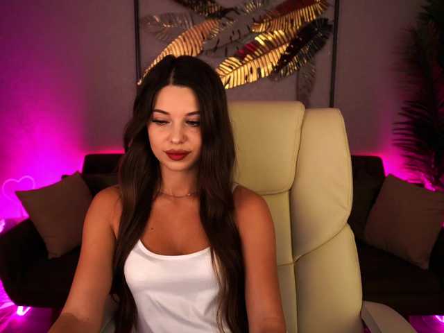 MilleJoy live webcam show