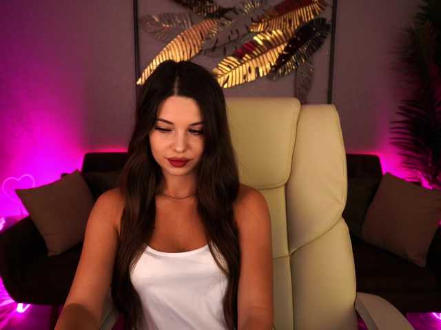 MilleJoy live webcam show