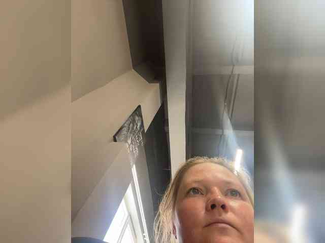 AliceLaKatana webcam