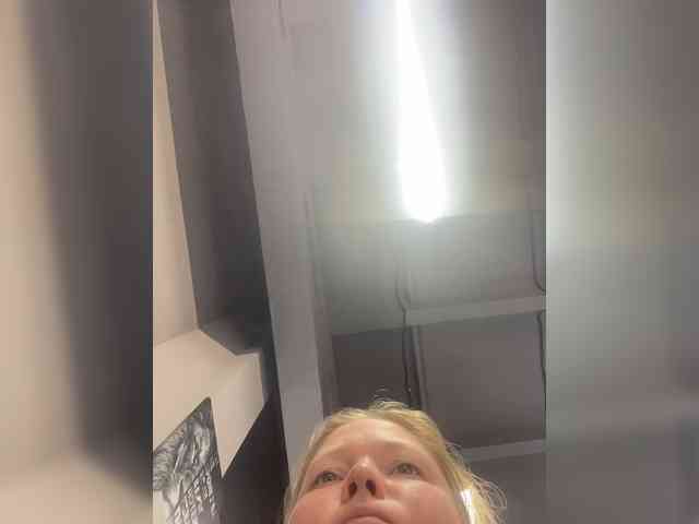 AliceLaKatana webcam
