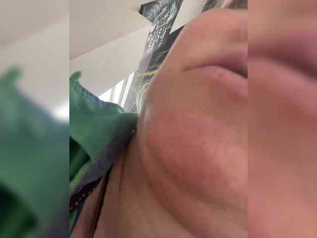 AliceLaKatana webcam