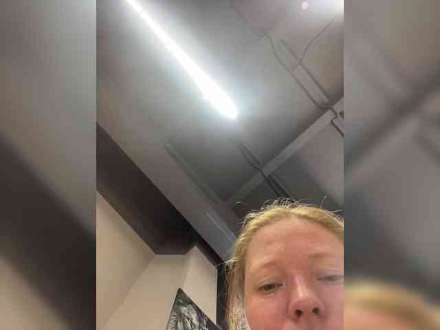 AliceLaKatana webcam