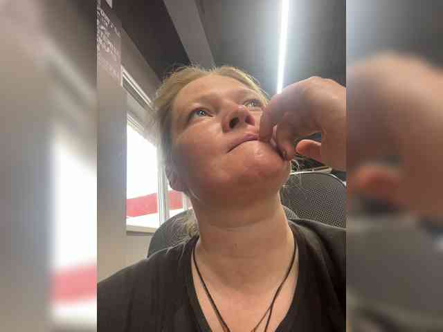 AliceLaKatana webcam