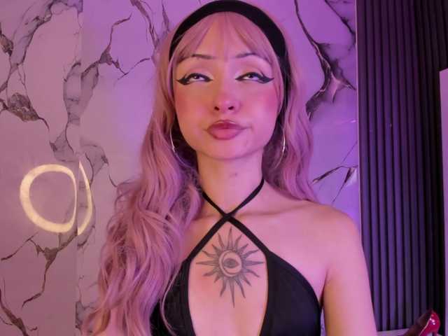 MaddieStark live cam on BongaCams