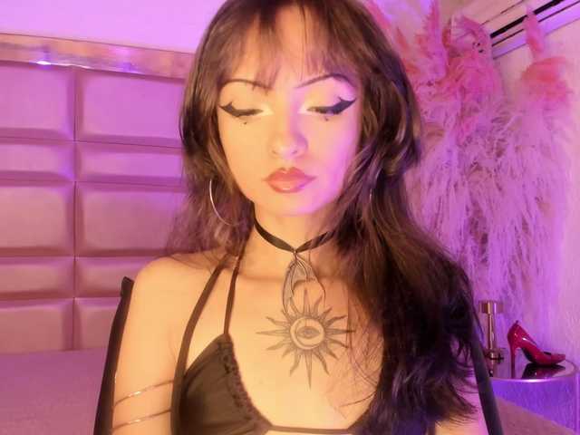 MaddieStark live cam on BongaCams