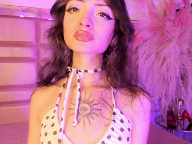 MaddieStark live cam on BongaCams