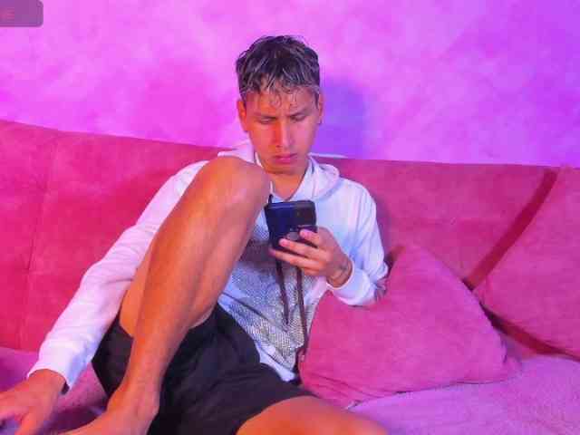 adonhix-firex Sex Cam Show