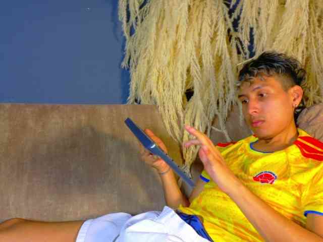 adonhix-firex Sex Cam Show