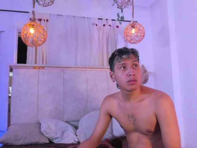 Adonhix-firex's cam show statistics and live stream