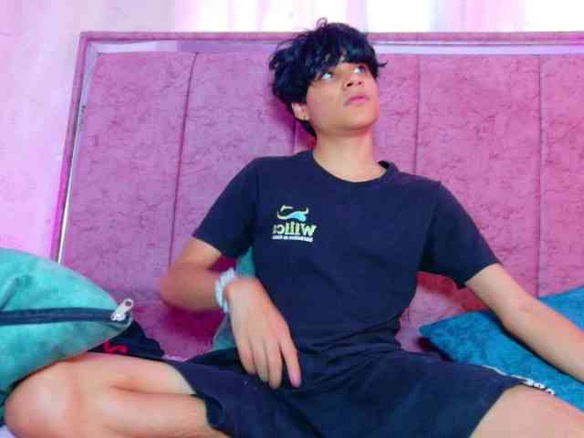 adonhix-firex Live Webcam on BongaCams